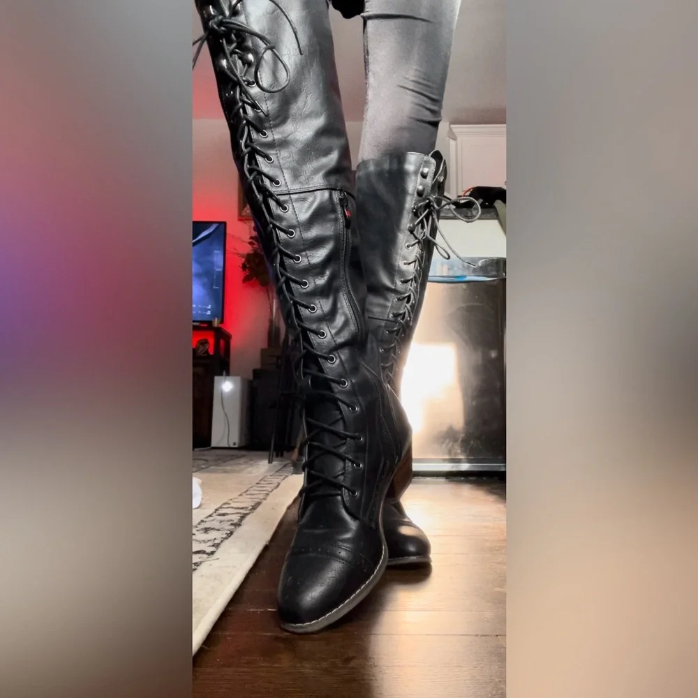 Knee high Black Lace Up Boots, warm fuzzy inside - Picture 1 of 16